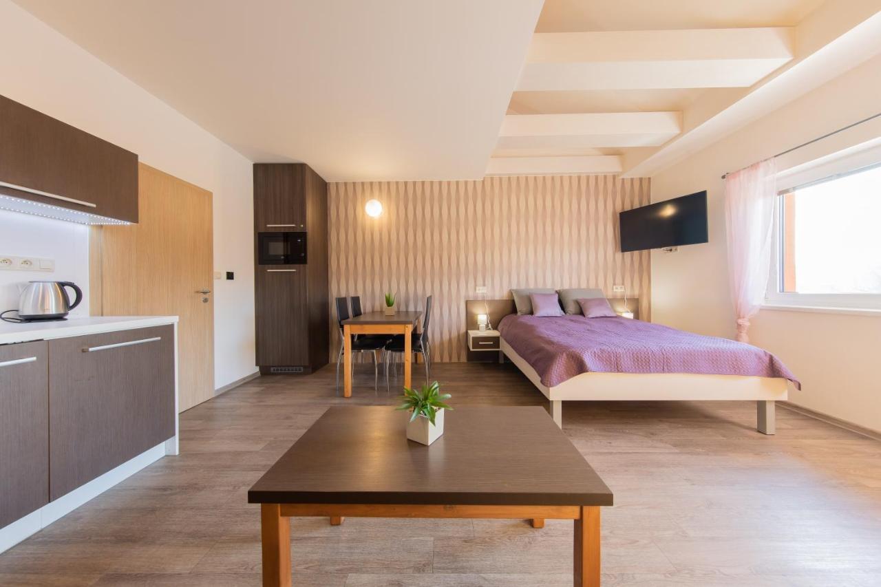 Apartmany Sophia 5 A 6 Велке Лосины Экстерьер фото