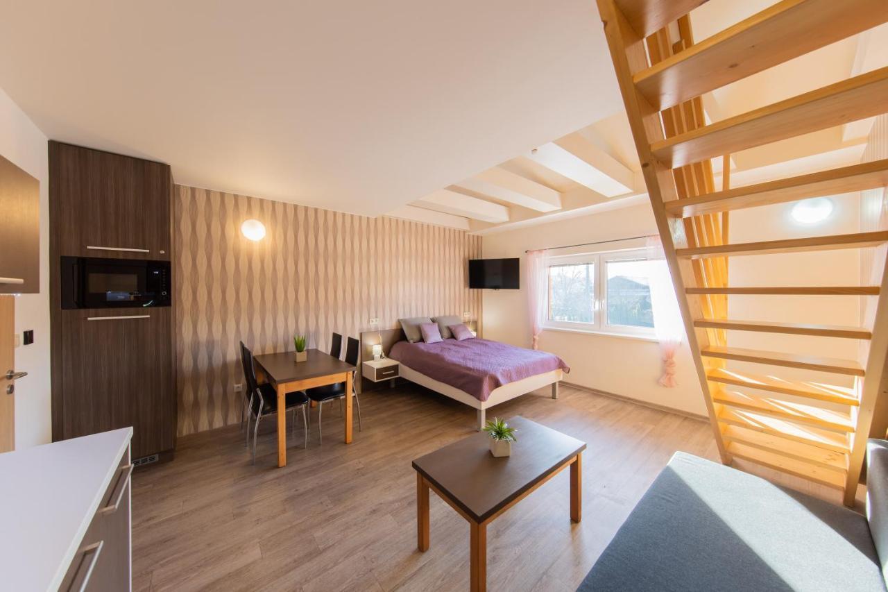 Apartmany Sophia 5 A 6 Велке Лосины Экстерьер фото